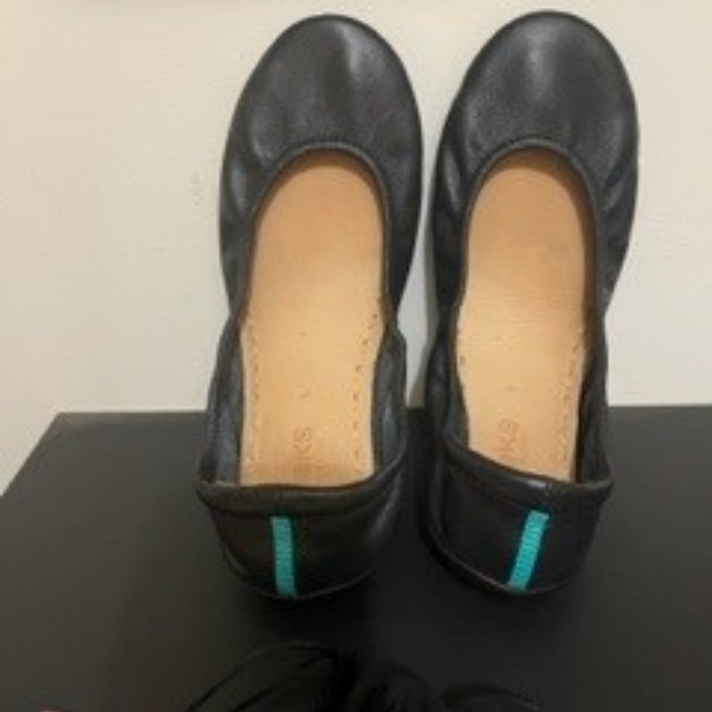 Black Leather Tieks Size 9